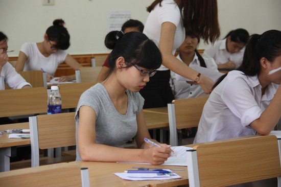 Tổ chức một kỳ thi ngay từ năm 2015 ảnh 1